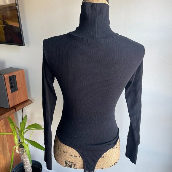 Forever 21 – Black Ribbed Turtleneck Bodysuit – Size XS - Picture 3 of 6